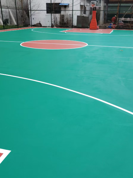 临夏县 球场长期使用易出现地面开裂